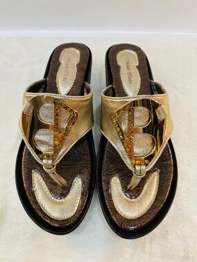 Moda Italia Gold Slip On Low Heel Sandals Sz 7 1/2 NIB